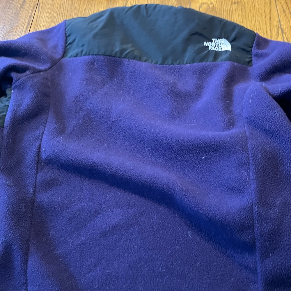 The North Face Women's Purple Fleece Jacket - Picture 3 of 3